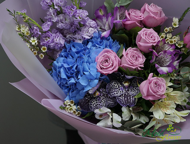 Bouquet with blue hydrangea ''Grace'' photo